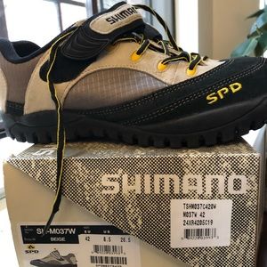 Men’s Shimano cycling SPD size 8.5 (42 eu) EUC